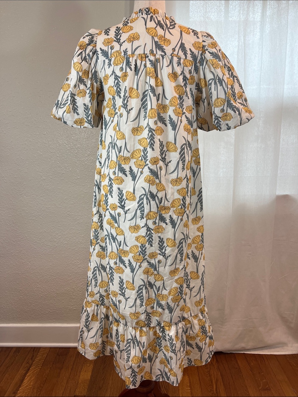 Hyacinth House White Mimi Midi Dress. Yellow Floral Print. Puff Sleeves. S. NWOT - Picture 3 of 13